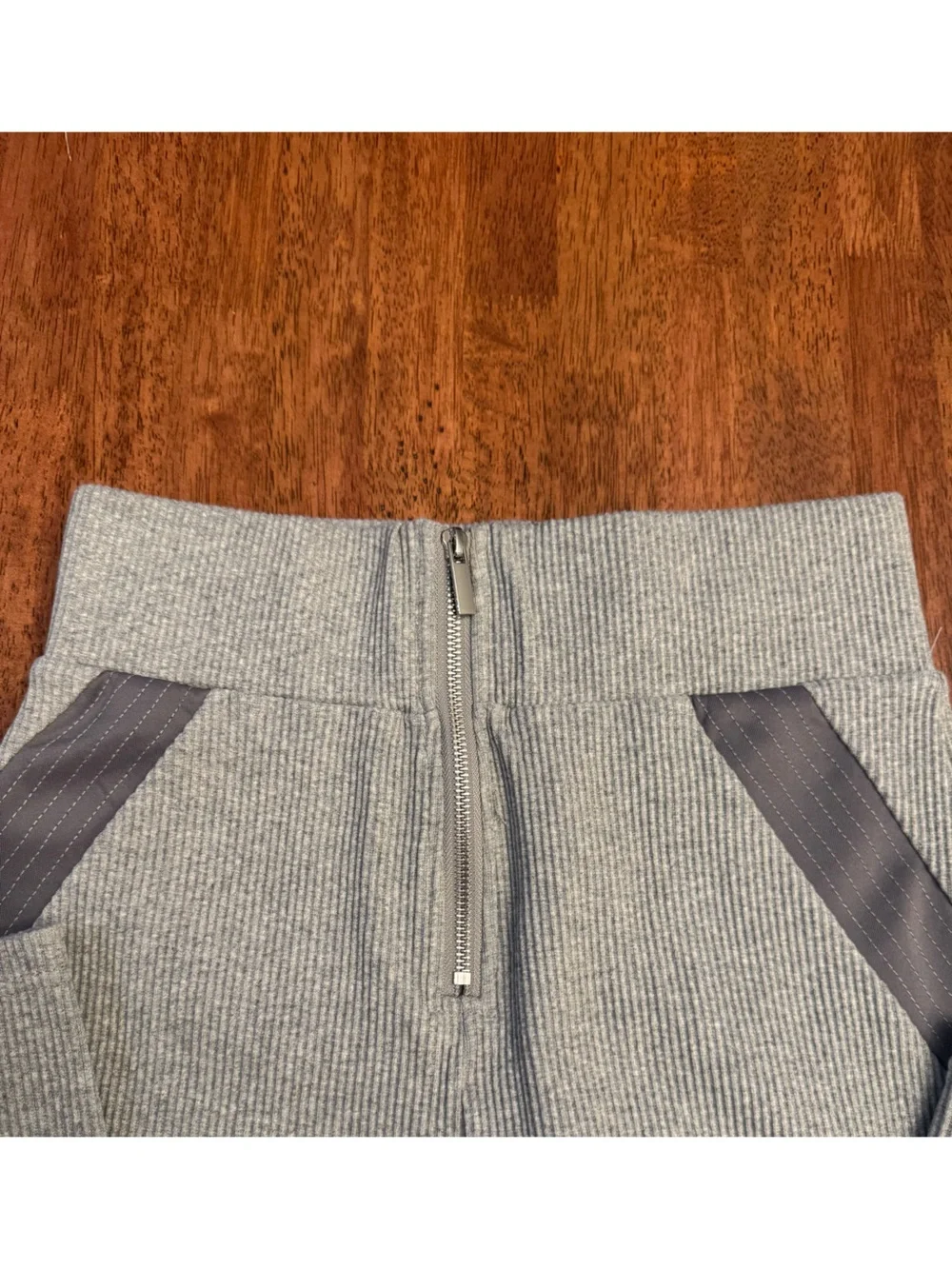 Akira high-waisted ribbed knit flare yoga pants in grey, size large